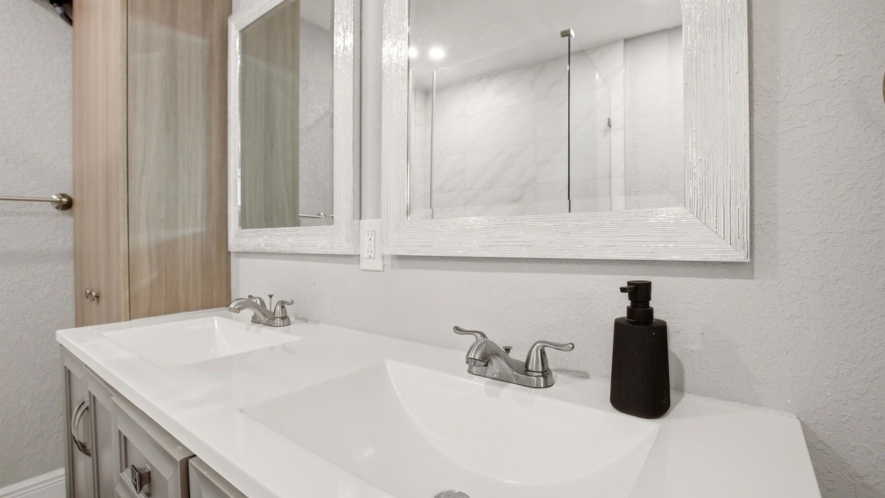 Photo of Bathroom in North Andrews Gardens