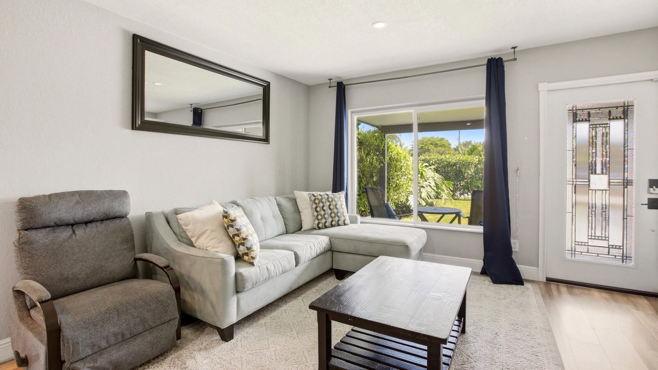 Photo of Livingroom in North Andrews Gardens