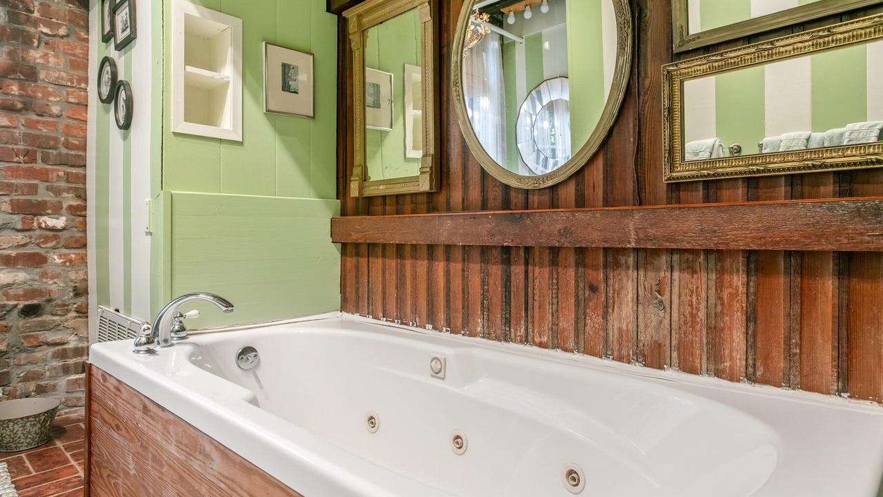 Photo of Bathroom in Natchez