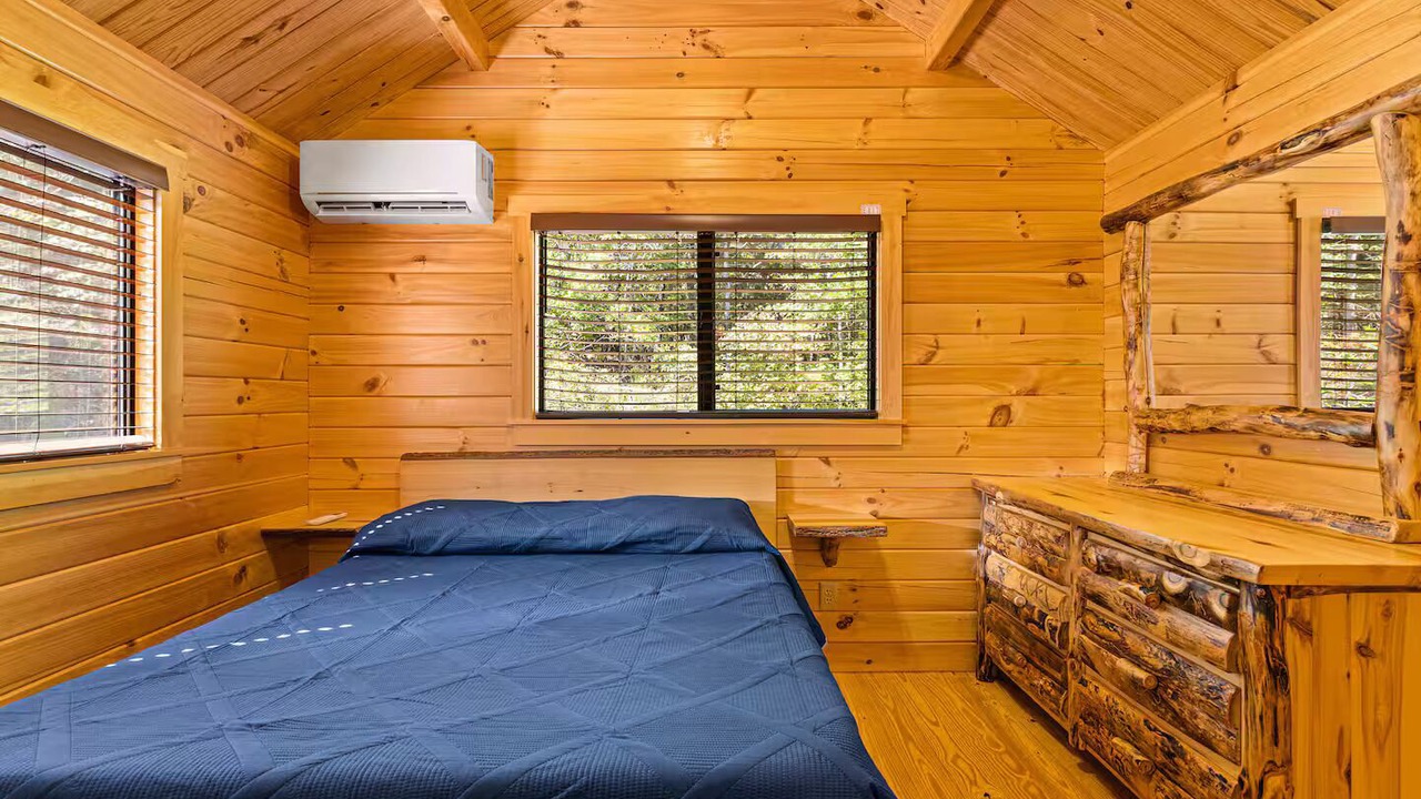 Photo of Bedroom in Gilmer