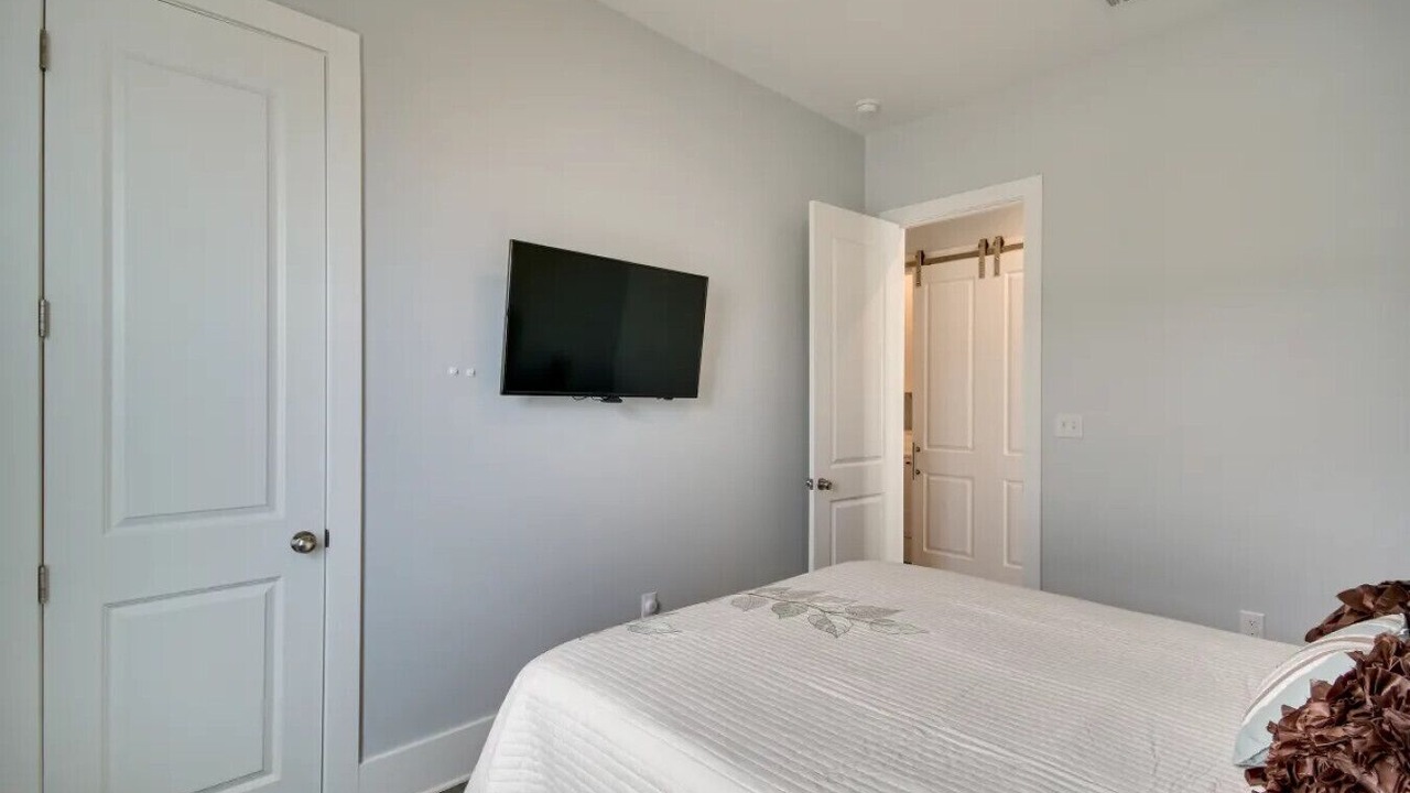 Photo of Bedroom in Mississippi City