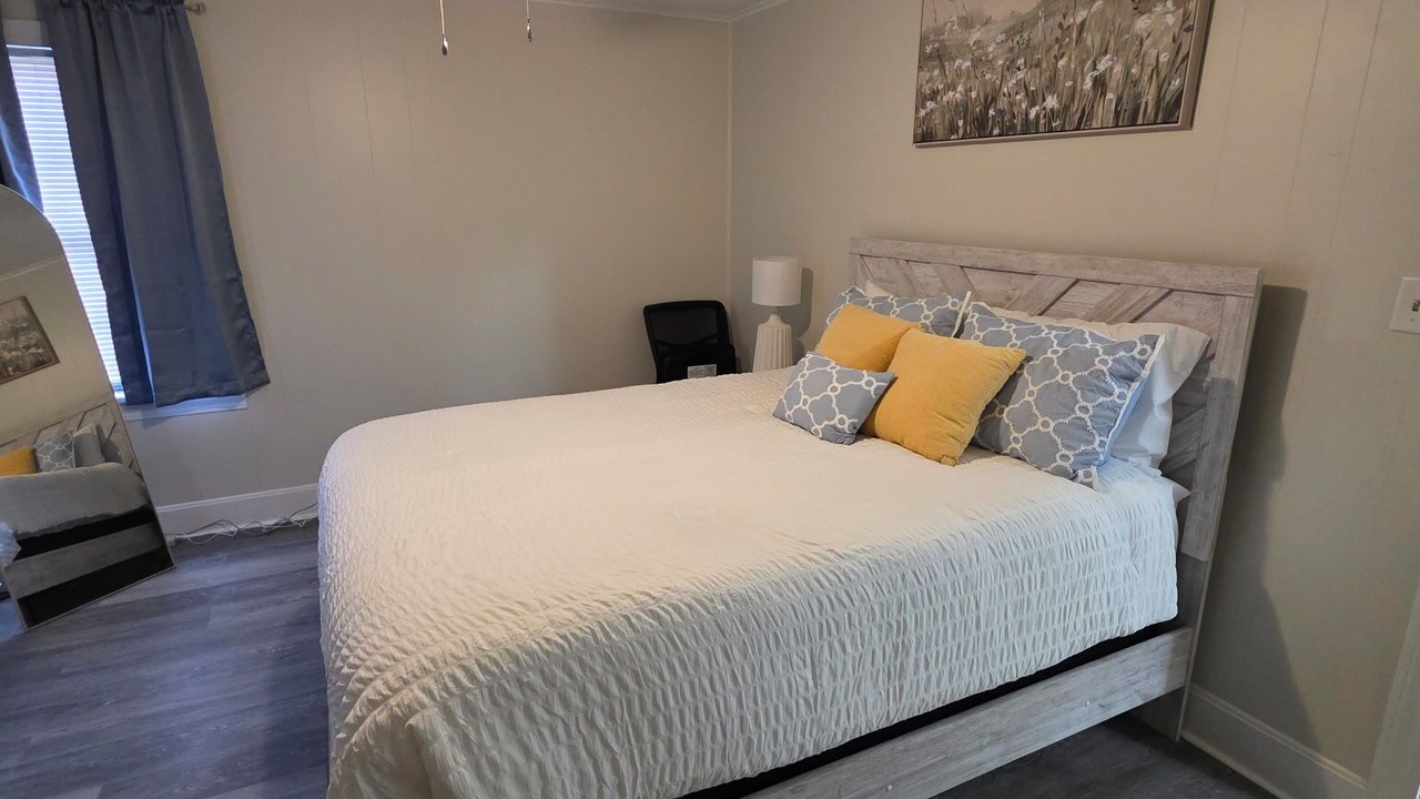 Photo of Bedroom in Hattiesburg