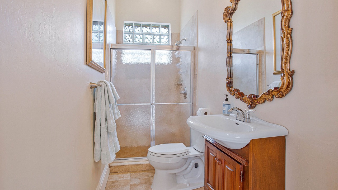 Photo of Bathroom in Crown Pointe