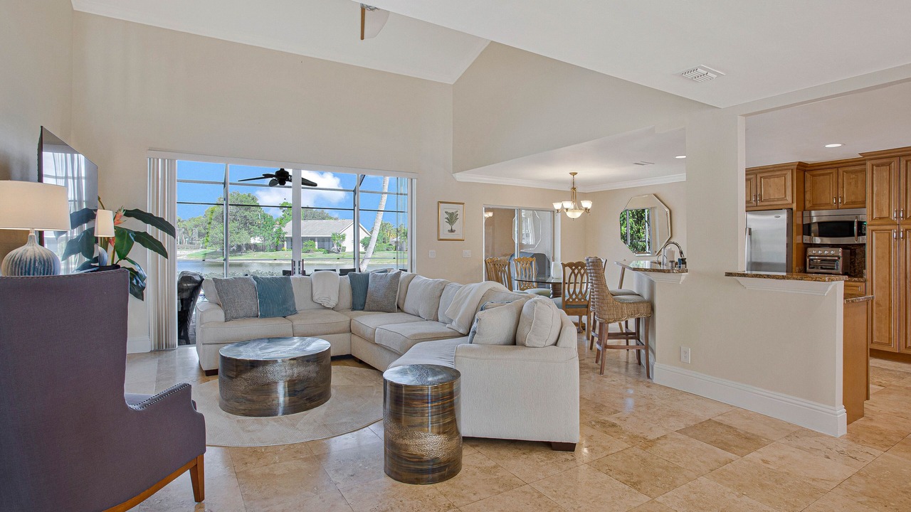 Photo of Livingroom in Crown Pointe