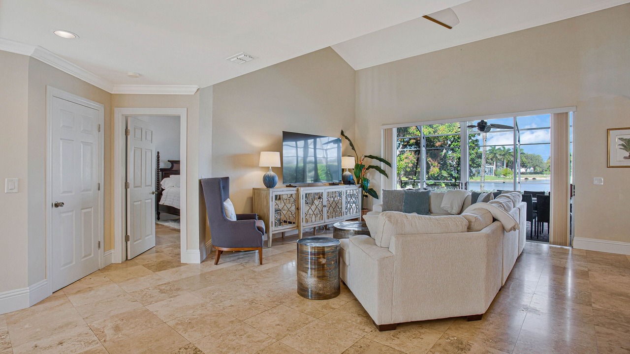 Photo of Livingroom in Crown Pointe