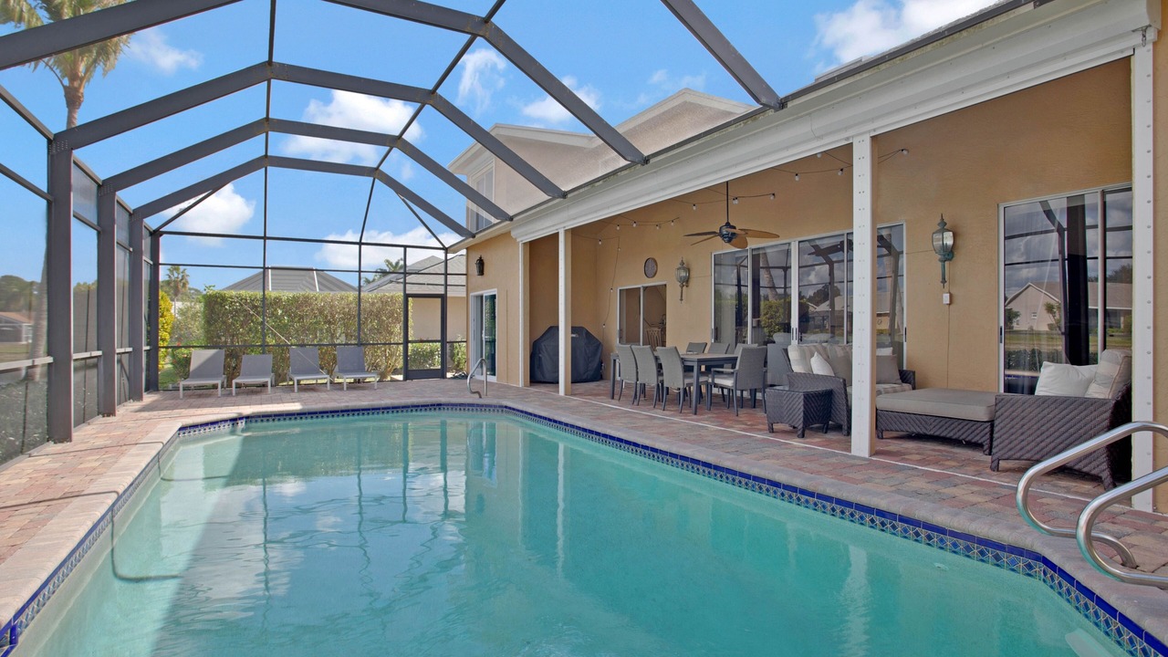 Photo of Outdoor in Crown Pointe