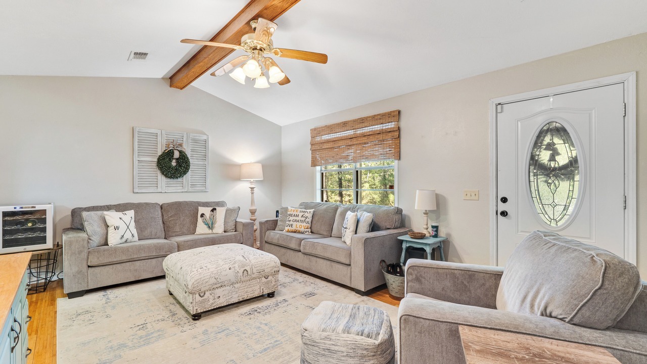 Photo of Livingroom in San Augustine