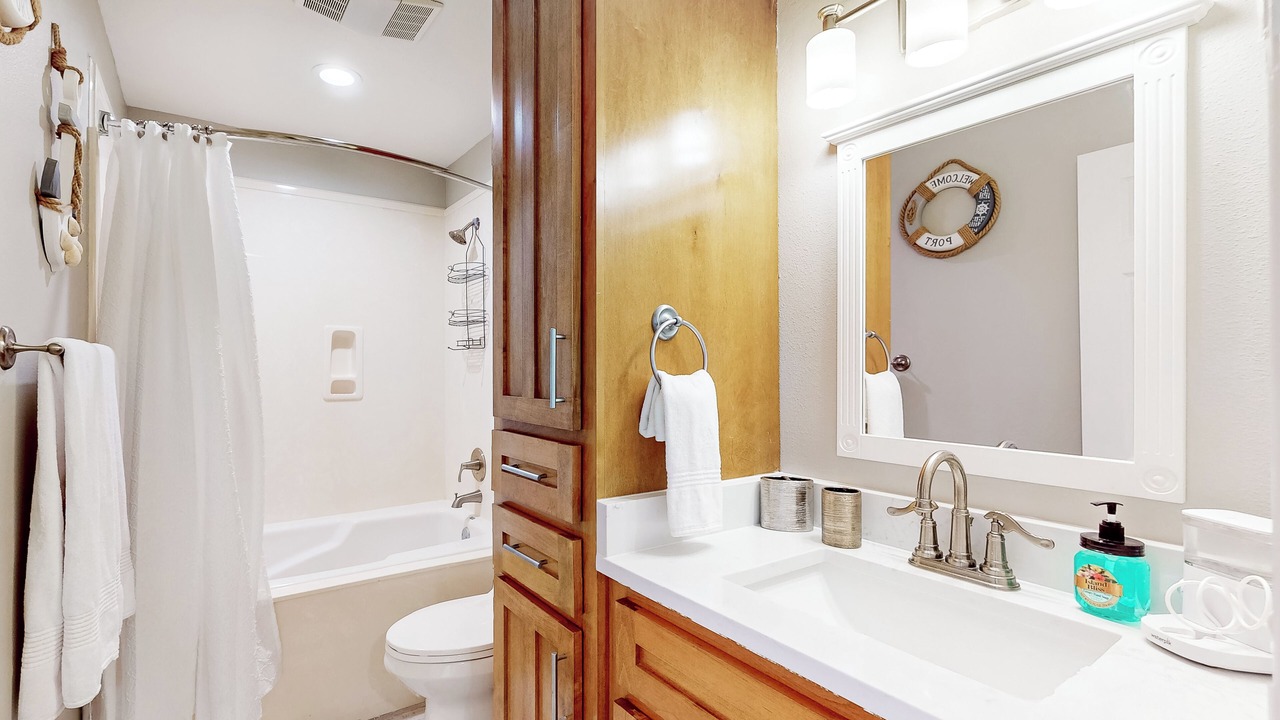 Photo of Bathroom in Diamondhead