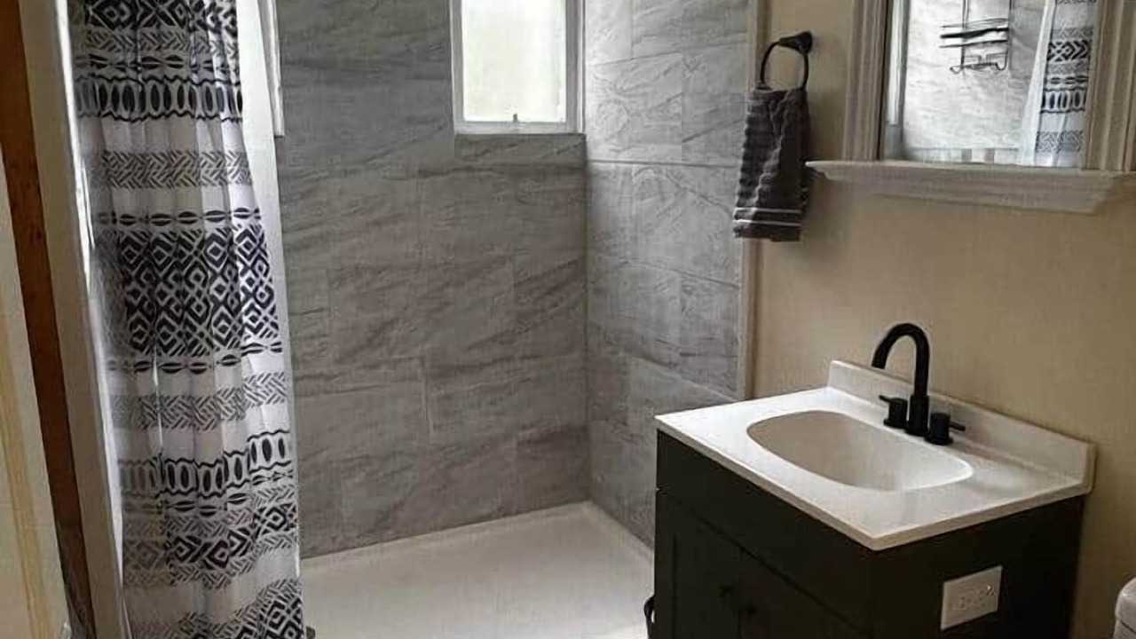 Photo of Bathroom in Downtown Jackson