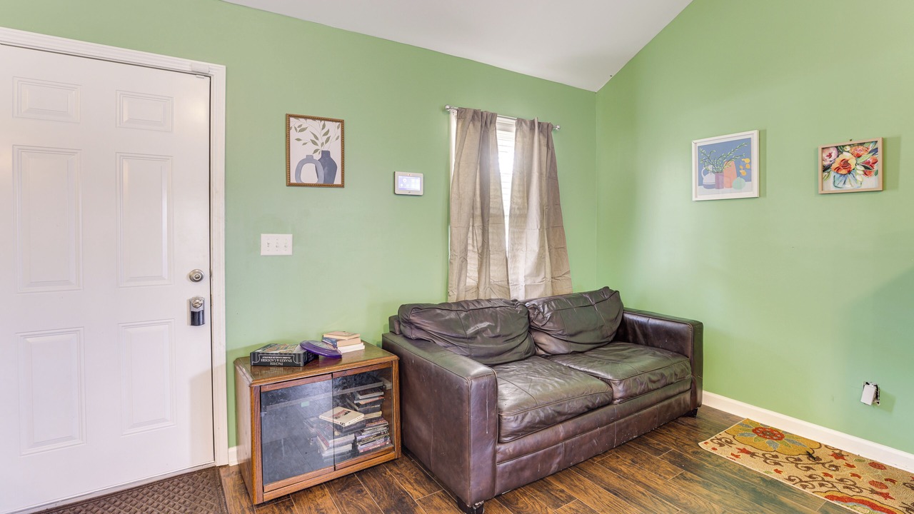 Photo of Livingroom in Boligee