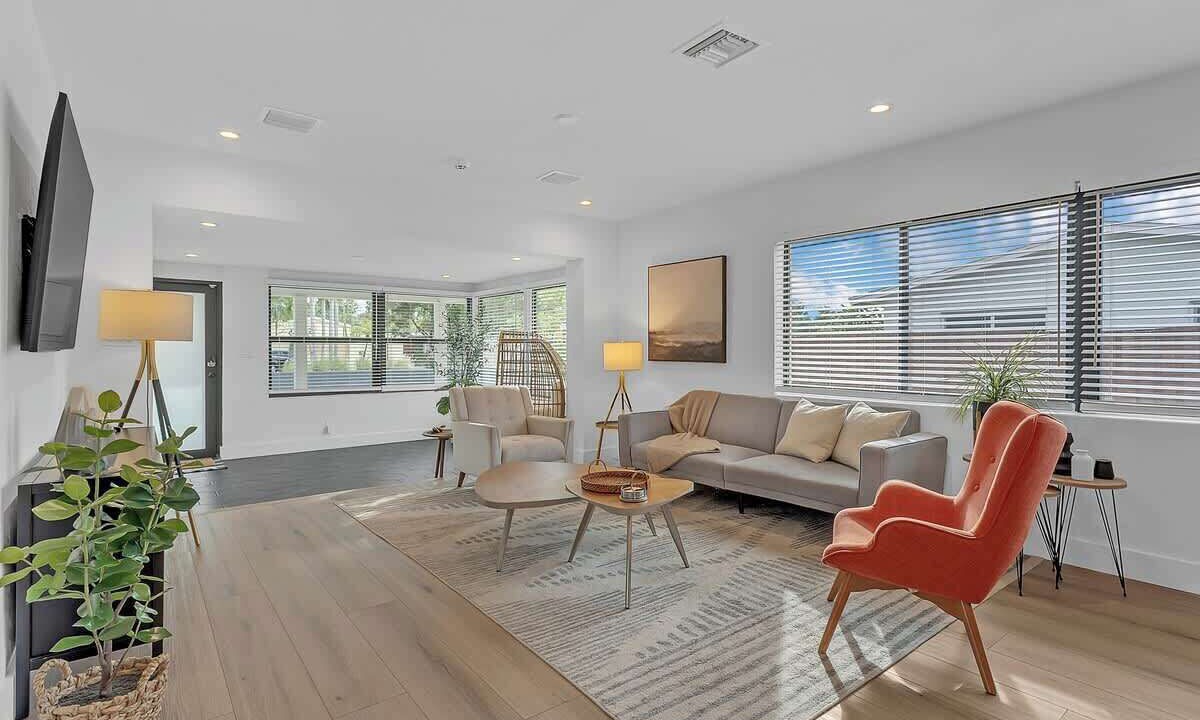 Photo of Livingroom in Coral Shores