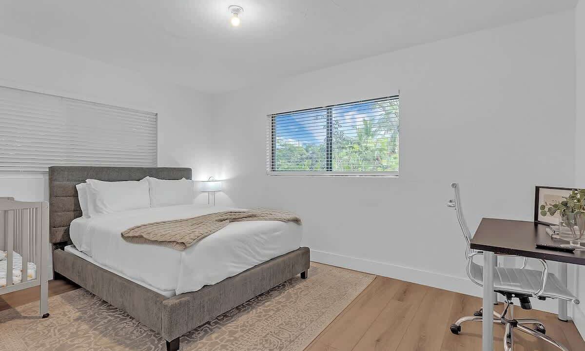 Photo of Bedroom in Coral Shores