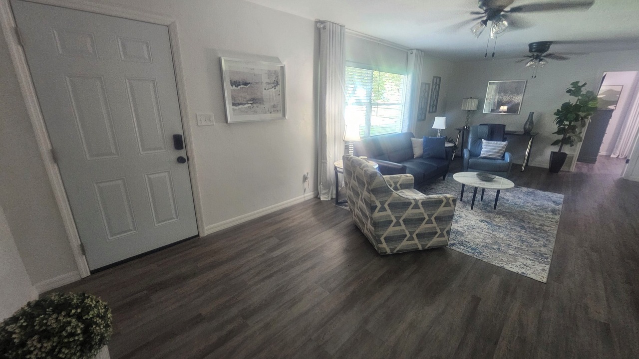 Photo of Livingroom in Willow Run