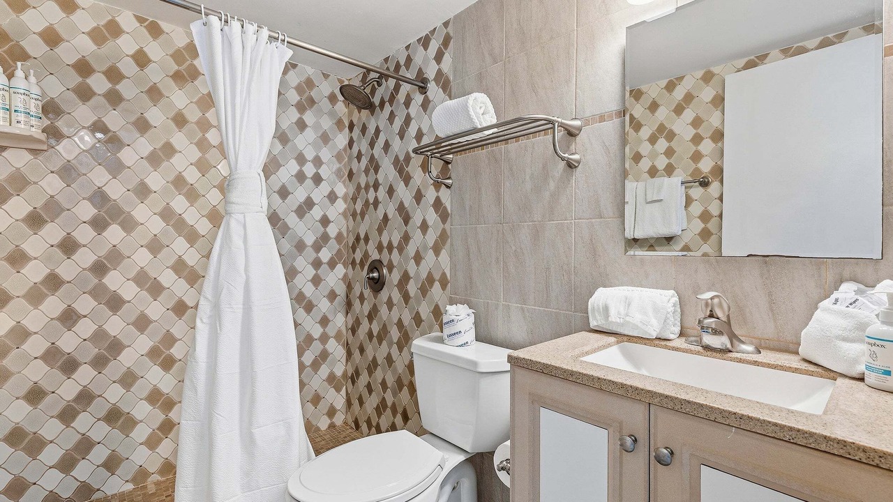 Photo of Bathroom in Lenox Park