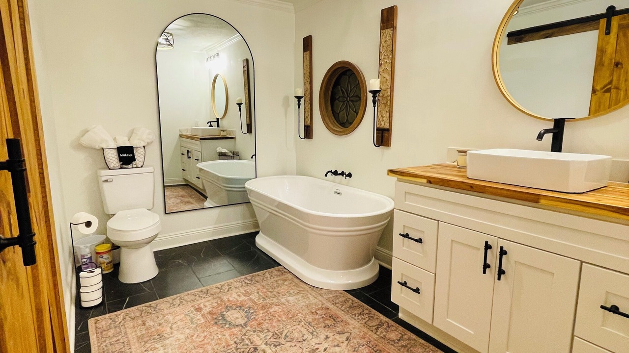 Photo of Bathroom in McComb