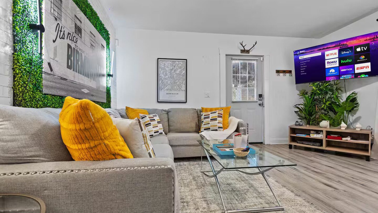 Photo of Livingroom in Five Points South