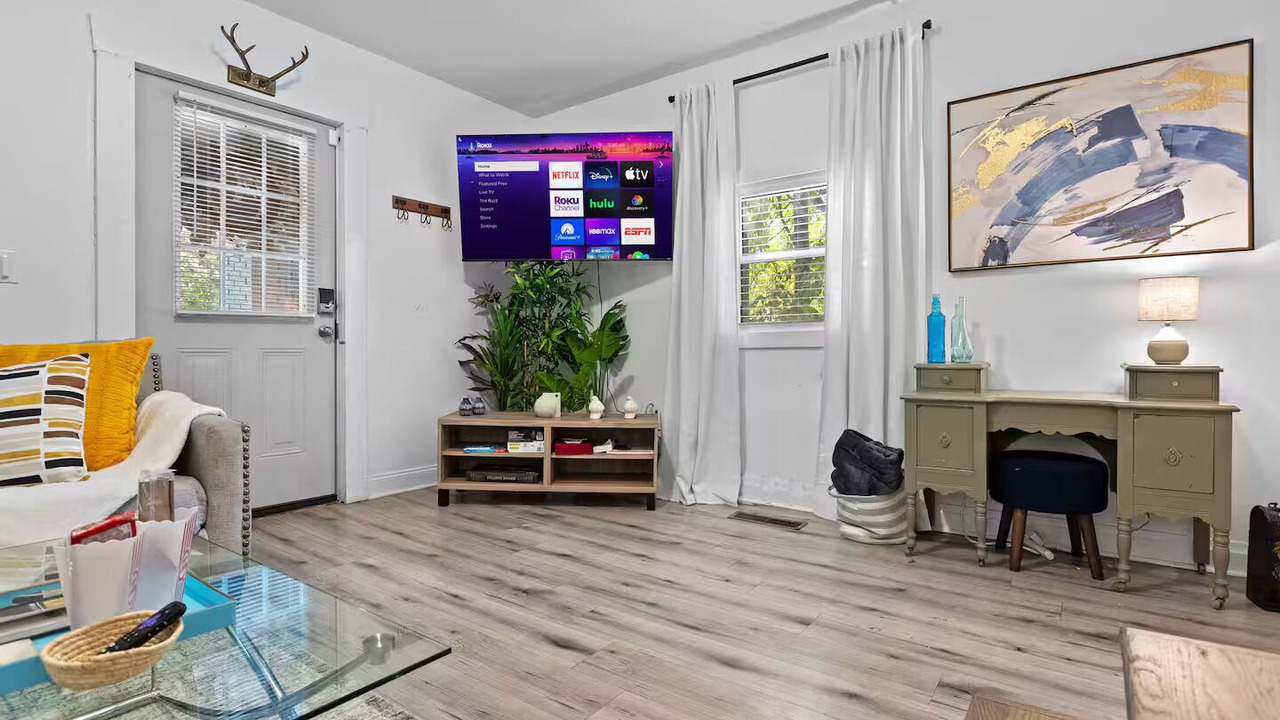 Photo of Livingroom in Five Points South