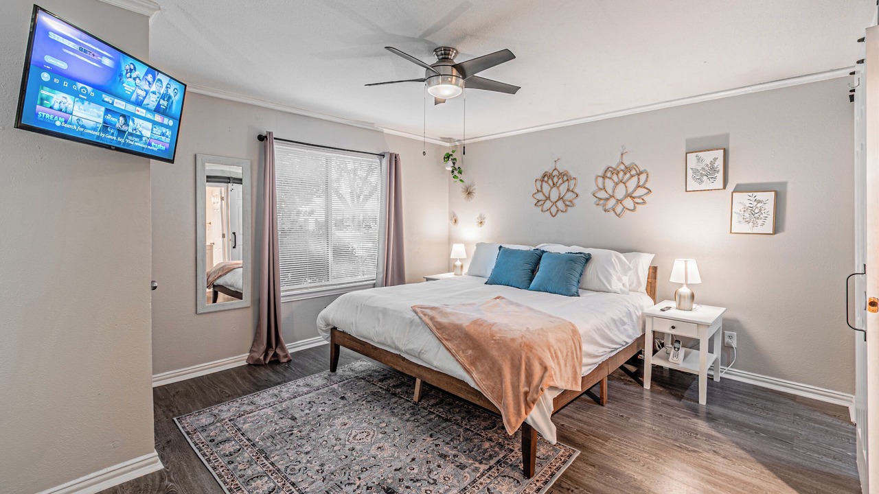 Photo of Bedroom in Garland