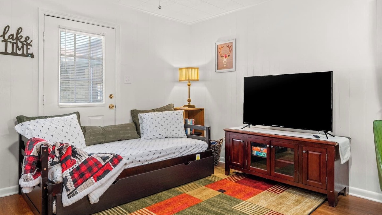Photo of Livingroom in Alexandria
