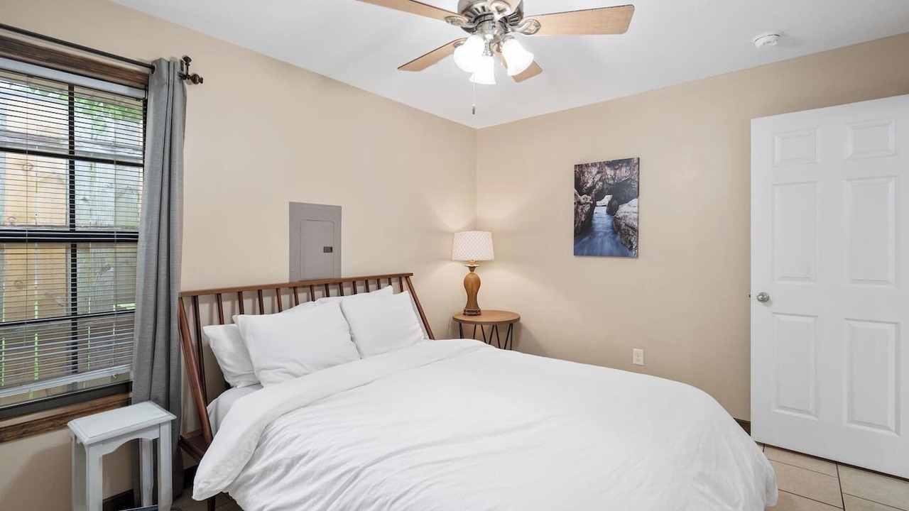 Photo of Bedroom in Alexandria