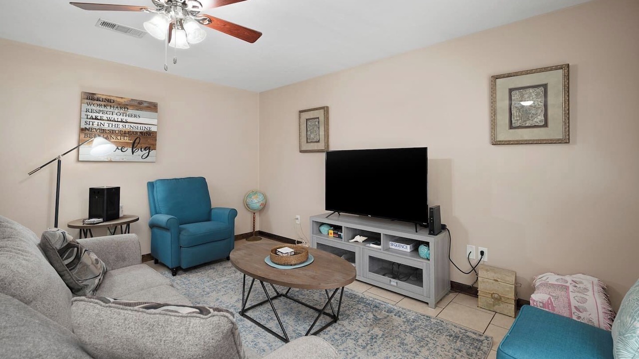 Photo of Livingroom in Alexandria