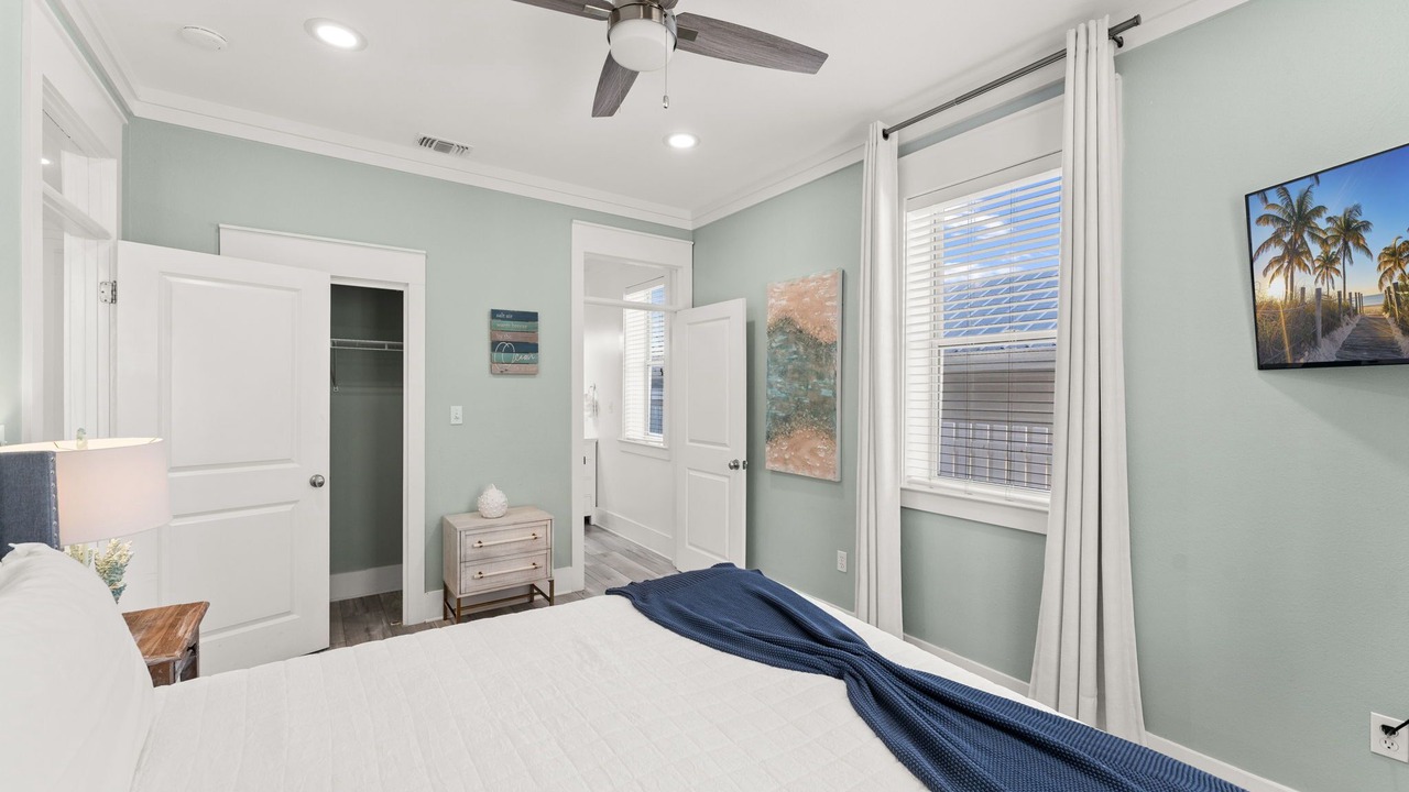 Photo of Bedroom in Delos