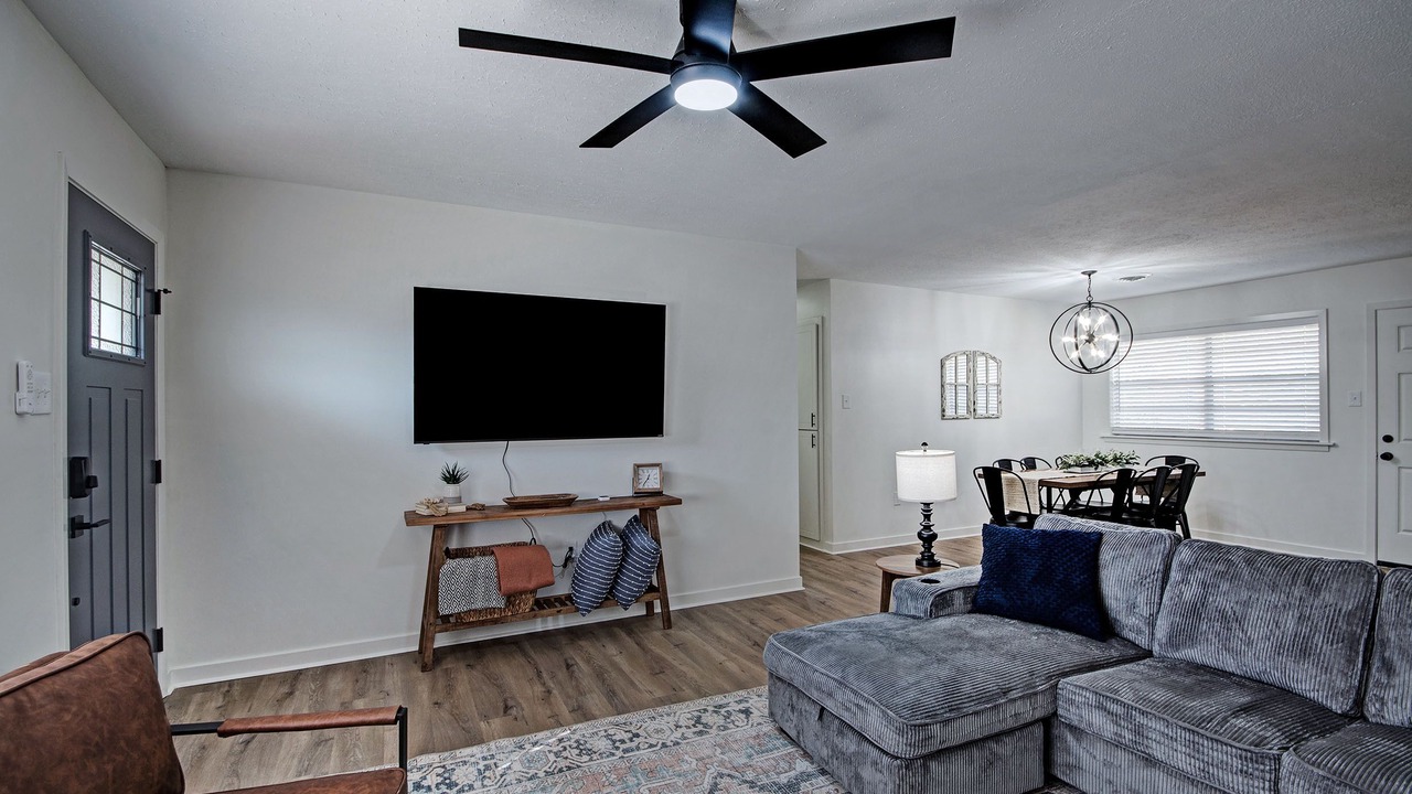 Photo of Livingroom in Pearl