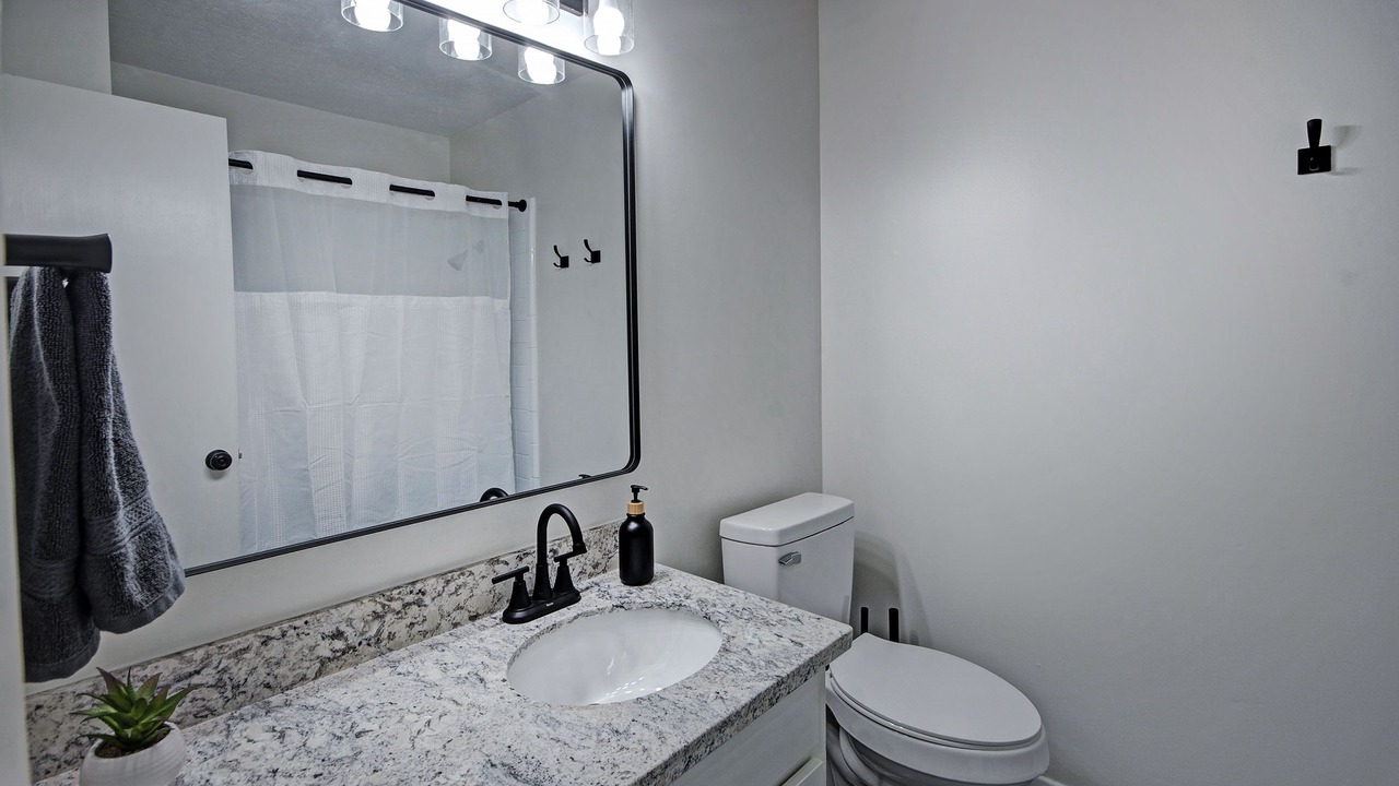 Photo of Bathroom in Pearl