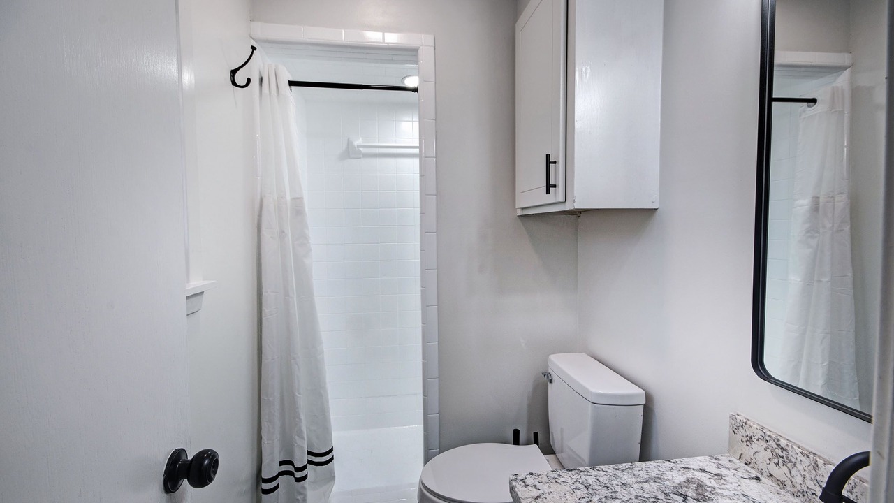 Photo of Bathroom in Pearl