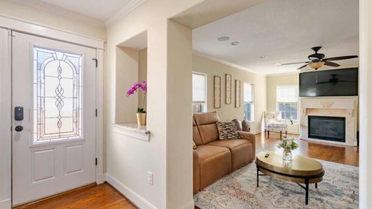 Photo of Livingroom in MacGregor