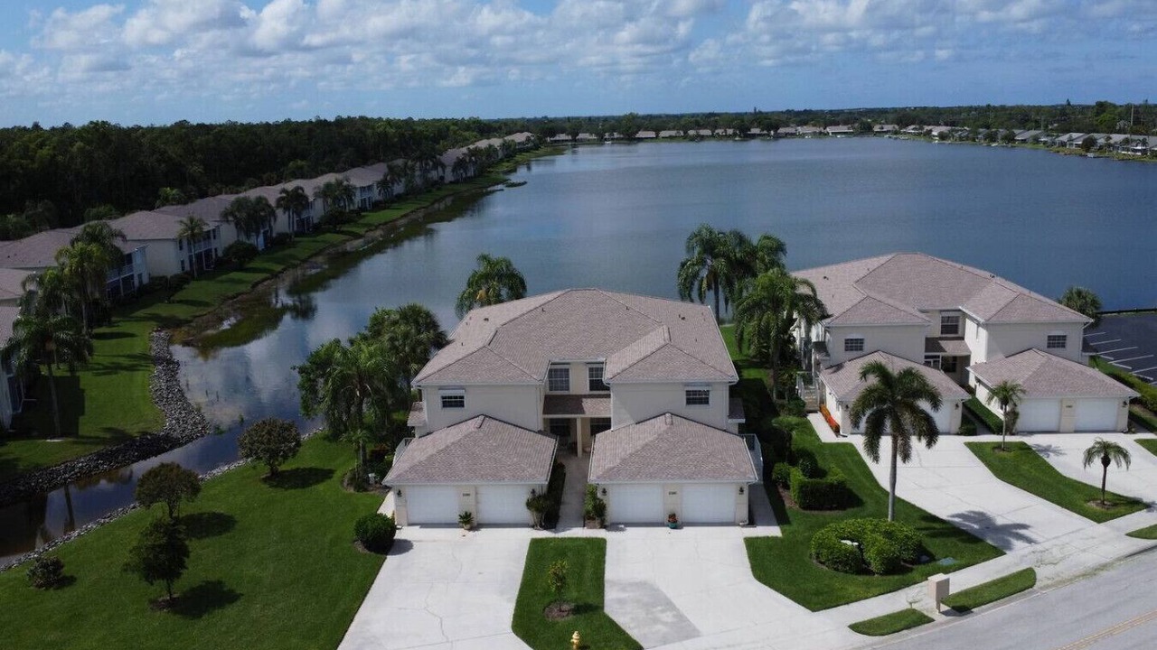Photo of Outdoor in Crown Pointe