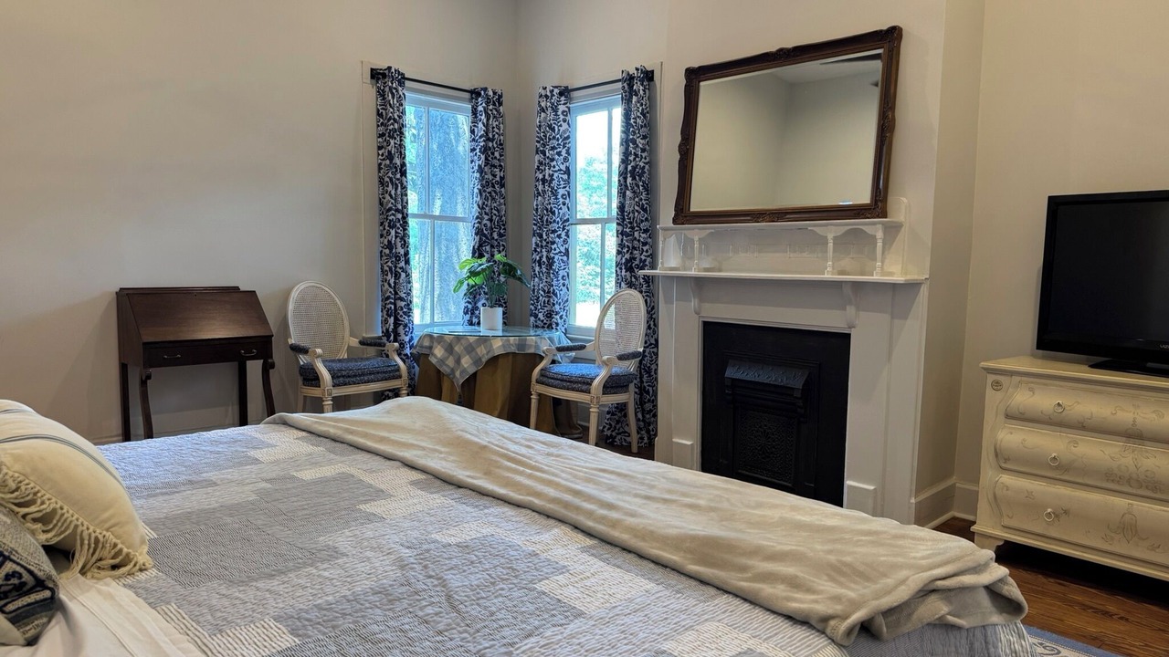 Photo of Bedroom in Vicksburg