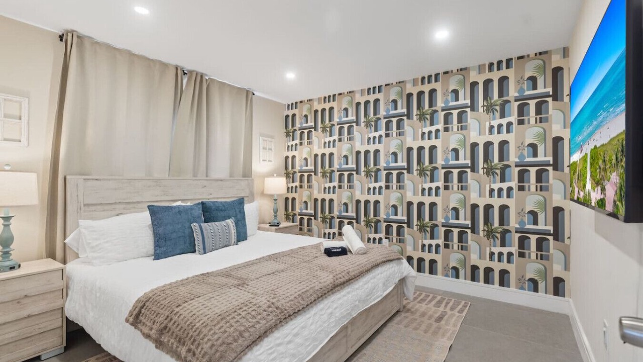 Photo of Bedroom in Ludlam