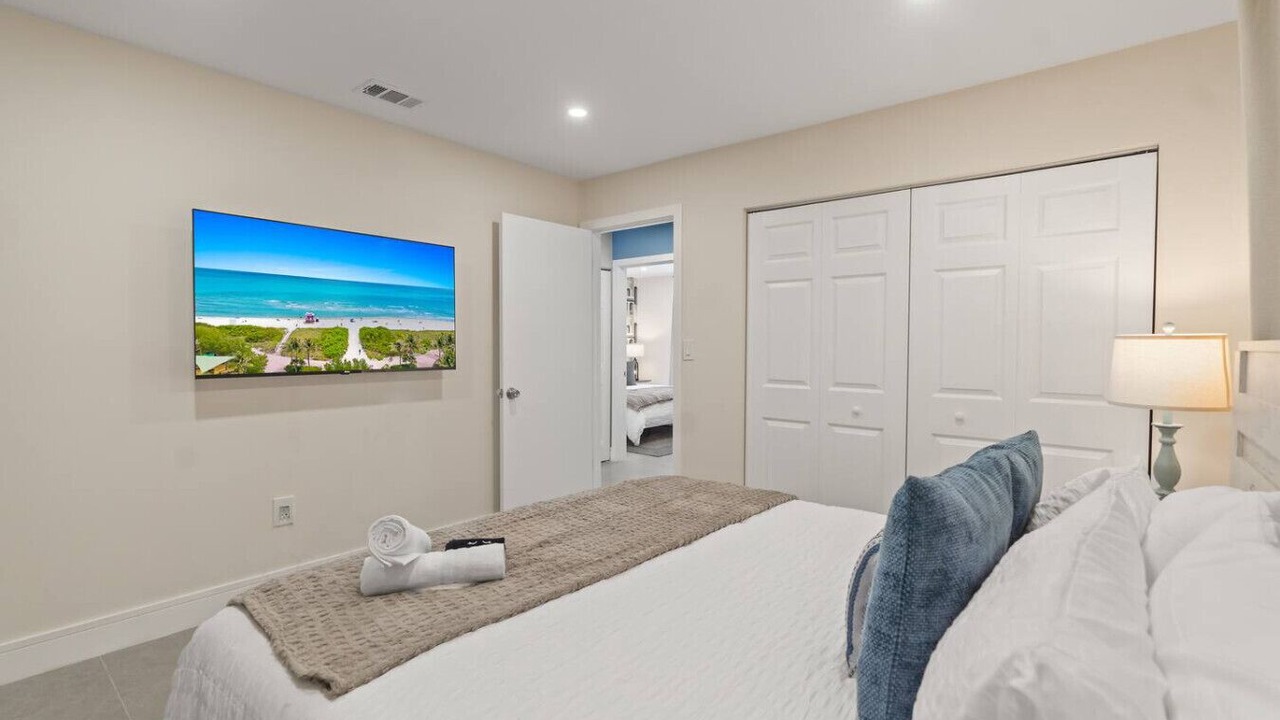 Photo of Bedroom in Ludlam