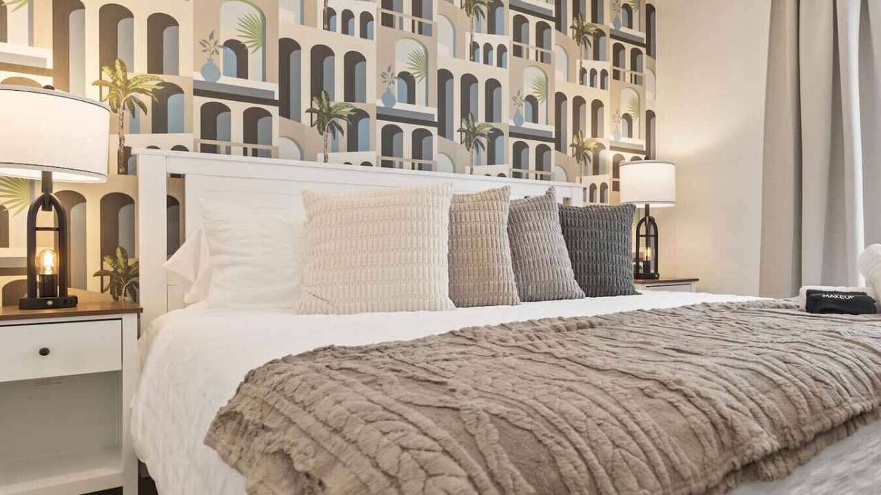 Photo of Bedroom in Ludlam