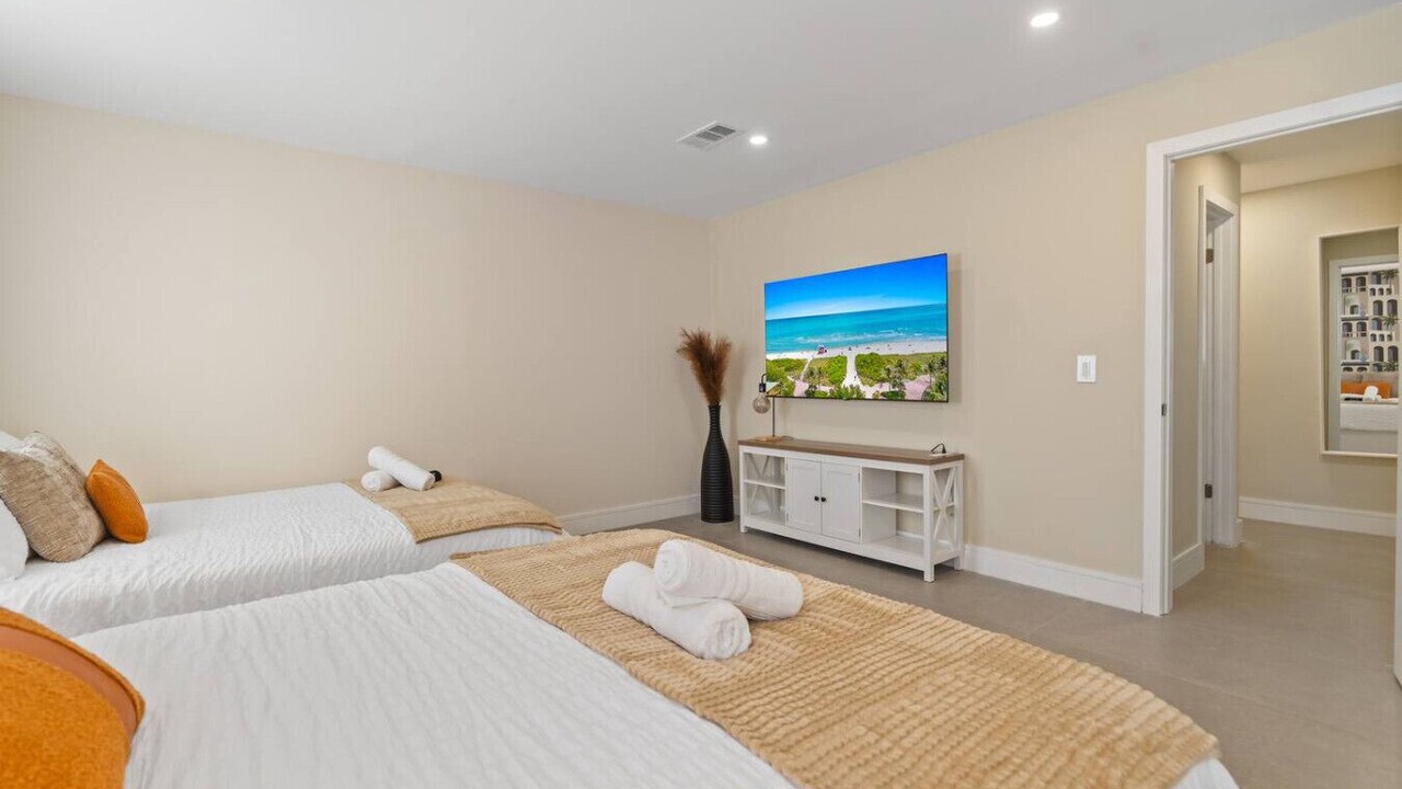 Photo of Bedroom in Ludlam