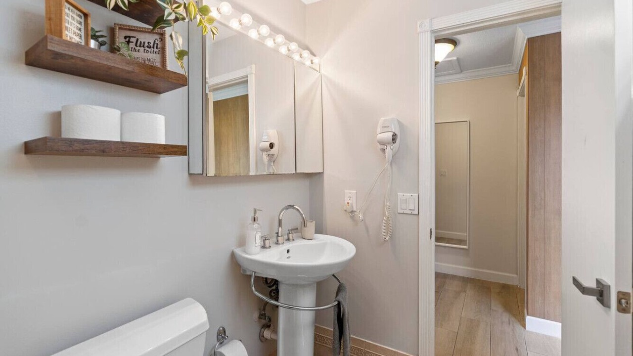 Photo of Bathroom in University Park