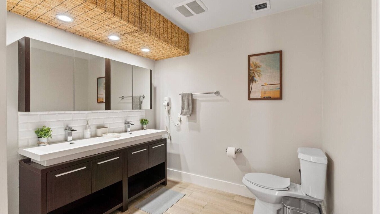 Photo of Bathroom in University Park