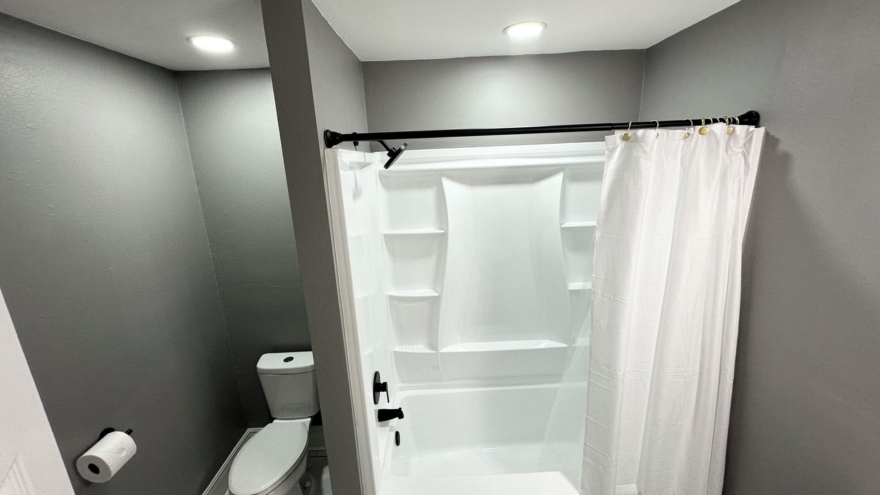 Photo of Bathroom in Dillard