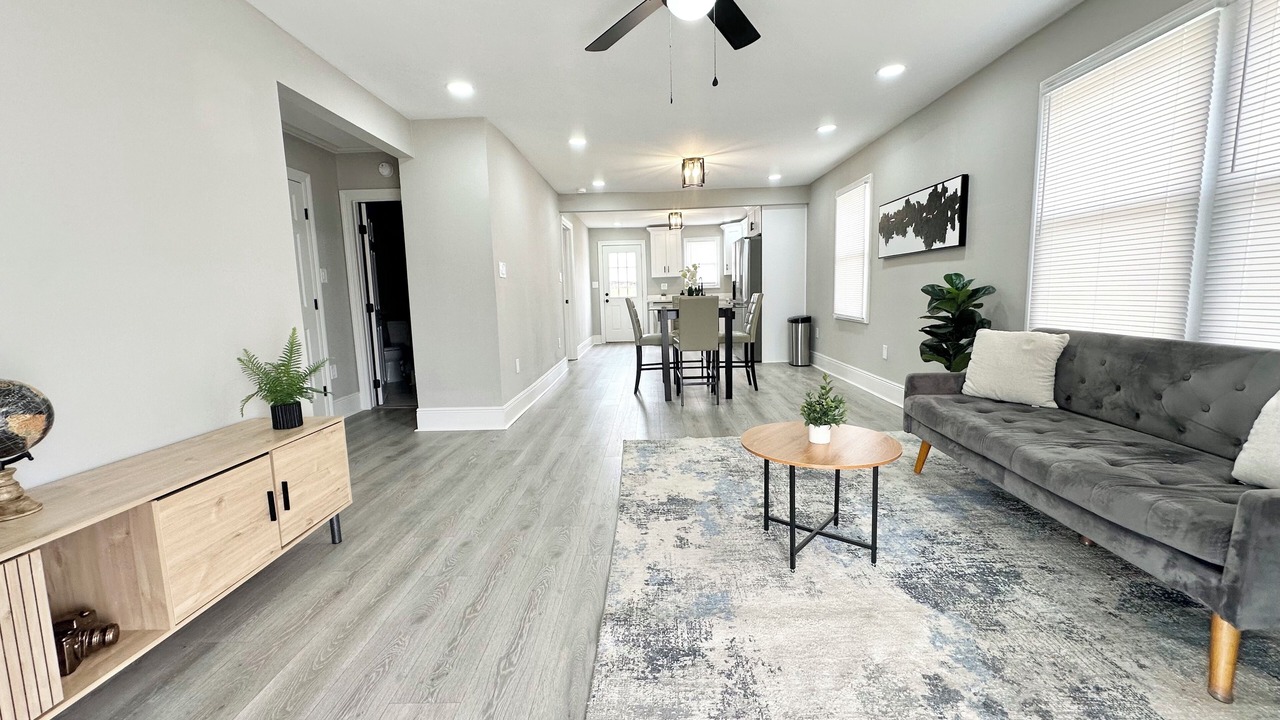Photo of Livingroom in Dillard