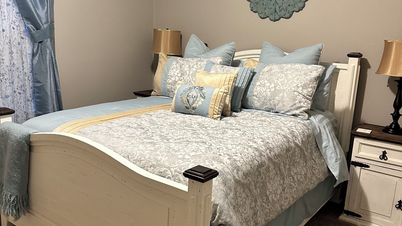 Photo of Bedroom in Leesville
