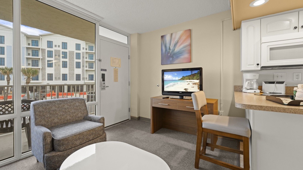 Photo of Livingroom in Seminole Park