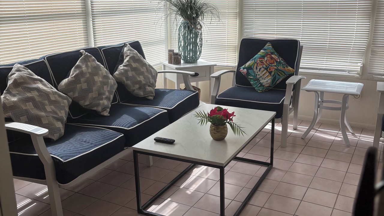 Photo of Livingroom in Florida Shores
