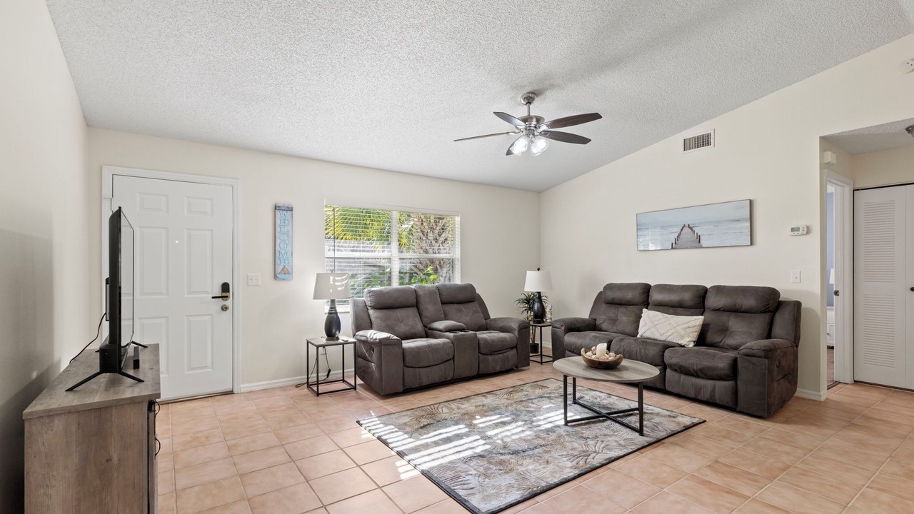 Photo of Livingroom in Florida Shores