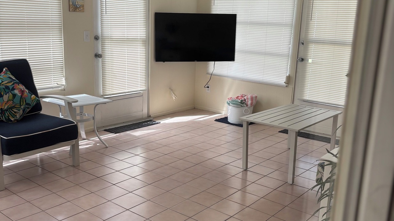 Photo of Livingroom in Florida Shores