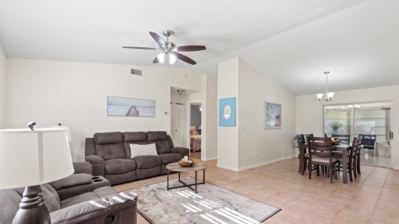 Photo of Livingroom in Florida Shores