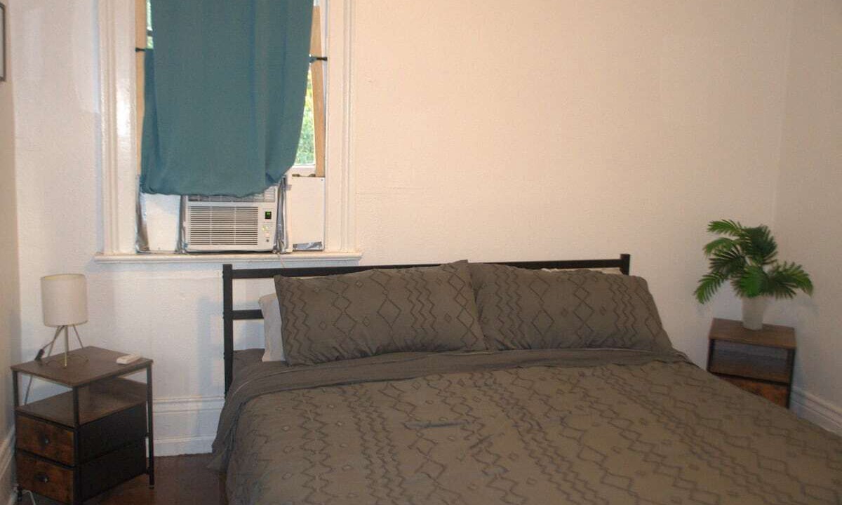 Photo of Bedroom in Mid-City