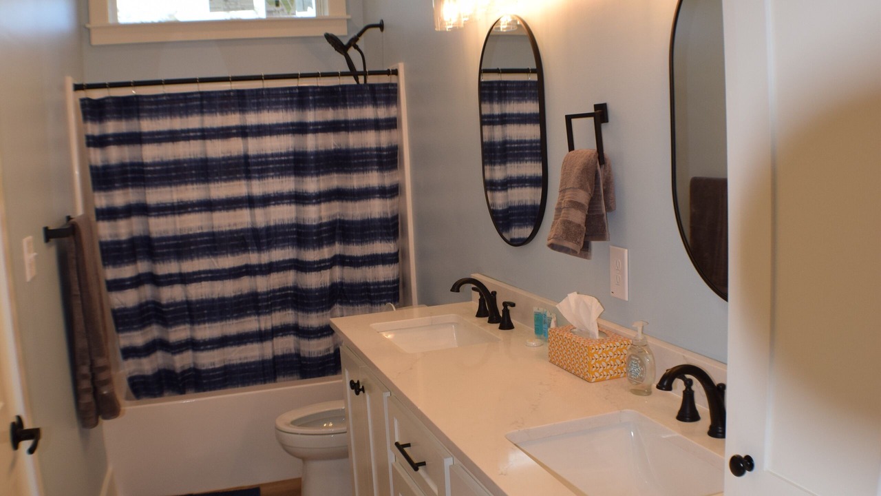 Photo of Bathroom in Long Beach