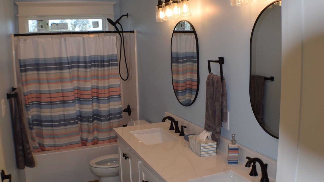 Photo of Bathroom in Long Beach