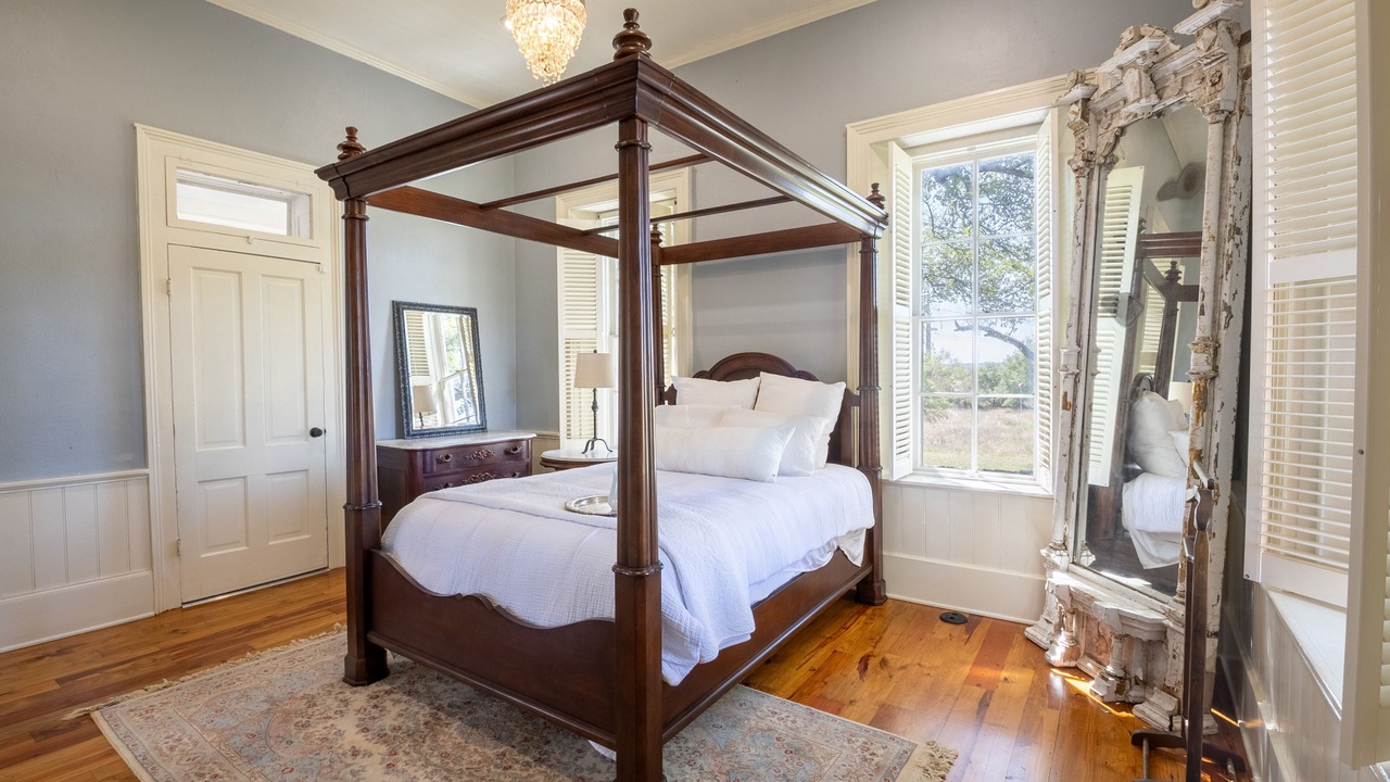 Photo of Bedroom in Lampasas